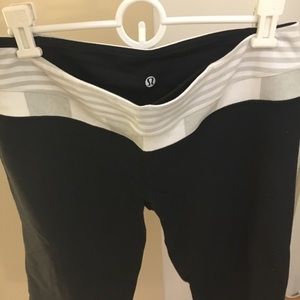 Lululemon Cropped wide leg Yoga Pants